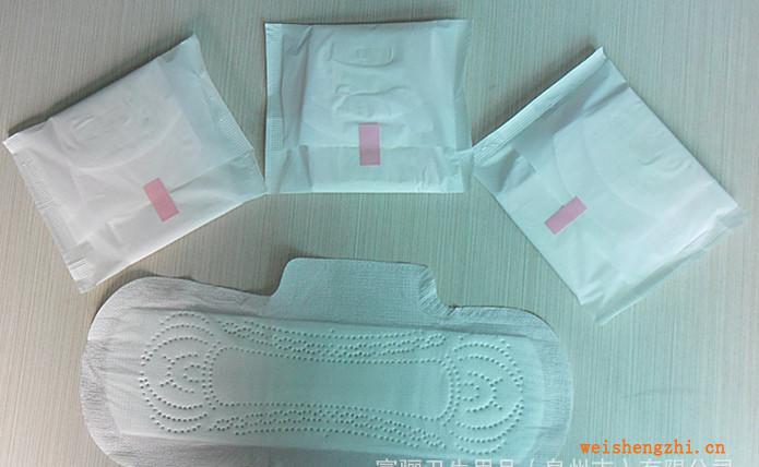 外銷衛(wèi)生巾加工---320mm絲薄干爽護翼衛(wèi)生巾---夜用